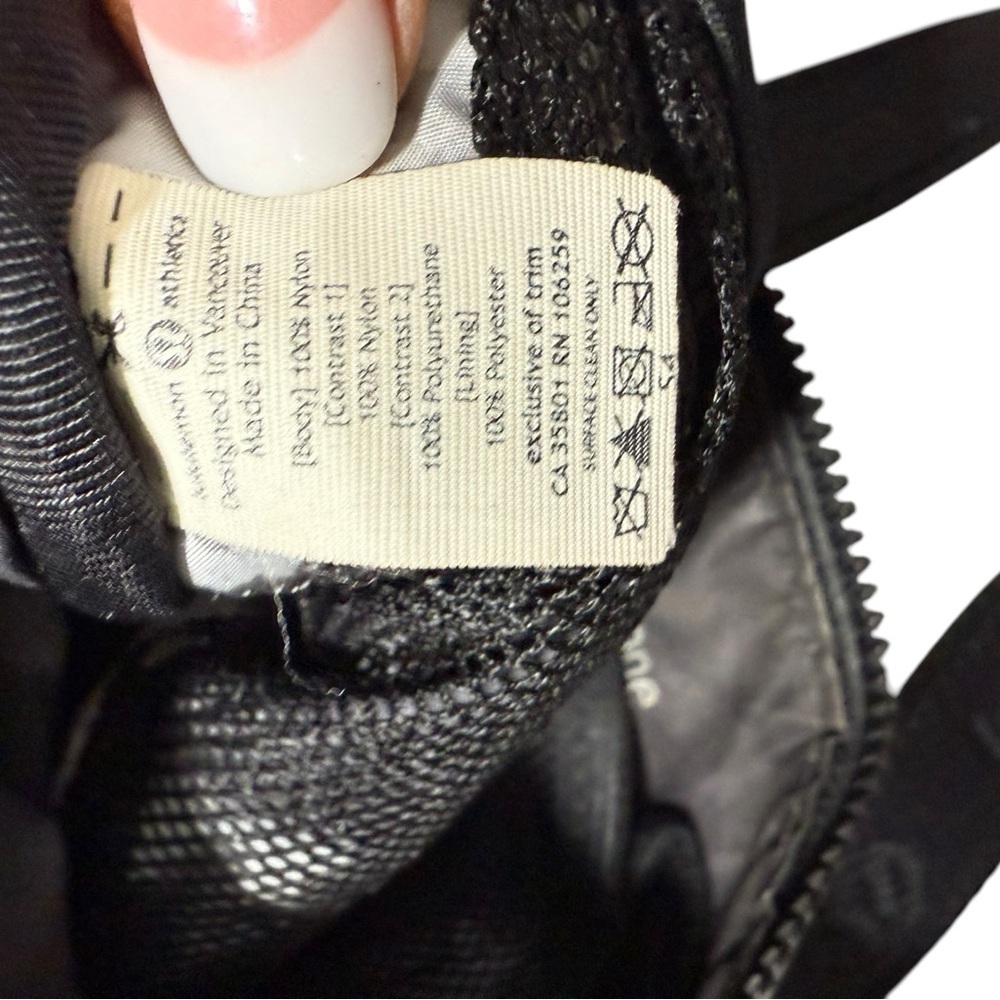 AC11 Lululemon Black Free Spirit Bag Belt Bag/Crossbody - Picture 10 of 15